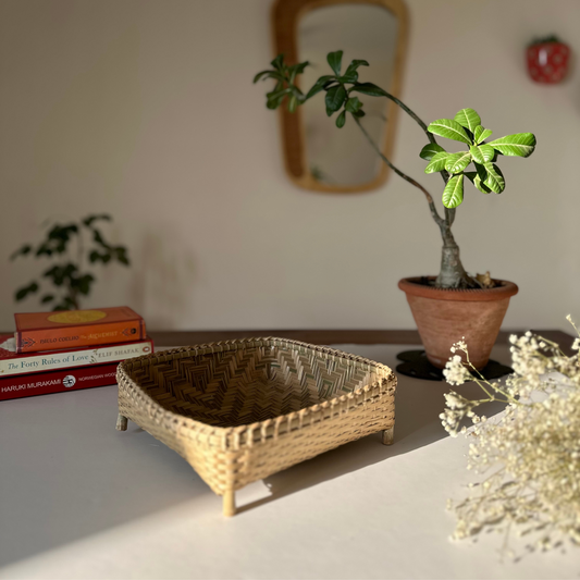 Handcrafted Wicker Storage Basket | Tray – Elegant, Eco-Friendly Home Organiser.